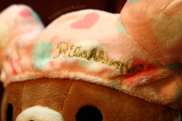 Bathtime Series - shower cap detail