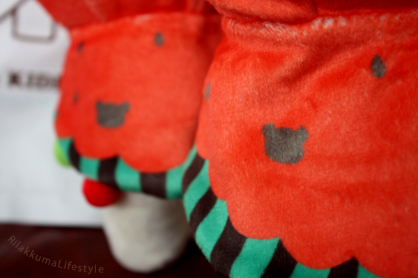 Wonder why the watermelon has black stripes? Tokyo Skytree 1st Anniversary - Rilakkuma seed detail