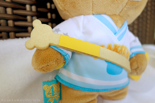 リラックマストア仙台店4周年記念 - あつめてアニバーサリーぬいぐるみ - 氷上のウィンタースポーツ - Sendai Rilakkuma Store 4th Anniversary Plush - hockey stick and jersey detail