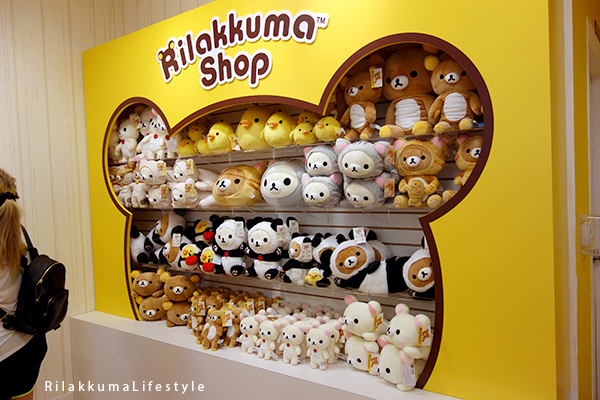 Rilakkuma Lifestyle - Rilakkuma Shop - Soft Opening - Westfield Brandon Center Mall Florida - First Rilakkuma Shop in US - back shelf